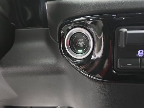 Used 2025 GMC Sierra 1500 SLT image 39