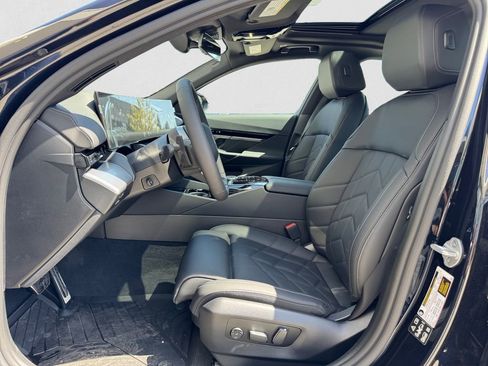 Used 2025 BMW 530i xDrive w/ M Sport Package AWD/4WD image 10