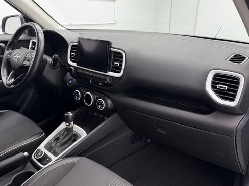 Used 2022 Hyundai Venue Limited w/ Cargo Package image 19