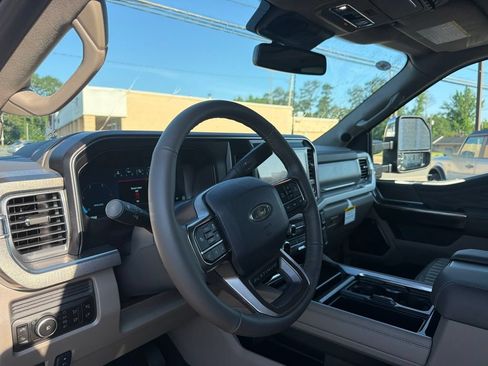 New 2026 Ford F250 Platinum w/ Platinum Plus Package AWD/4WD image 19