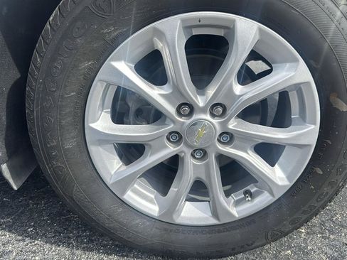 Used 2021 Chevrolet Equinox LT FWD image 21