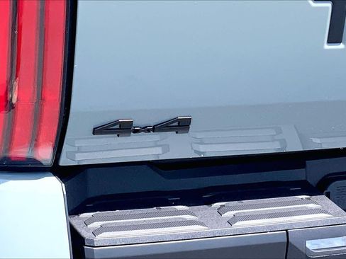 New 2026 Toyota Tundra Limited AWD/4WD image 17