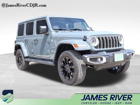 Used 2024 Jeep Wrangler Unlimited Sahara w/ Technology Group AWD/4WD image 6