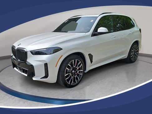 New 2026 BMW X5 xDrive50e w/ M Sport Package AWD/4WD image 1