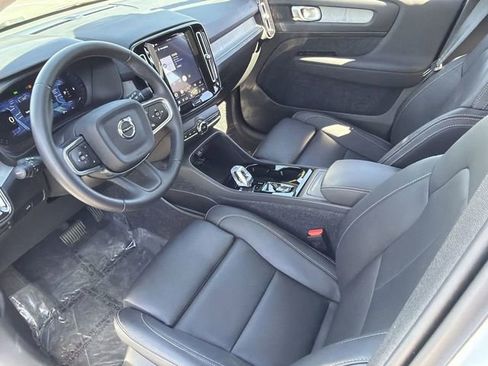 New 2025 Volvo XC40 B5 Plus w/ Climate Package image 19