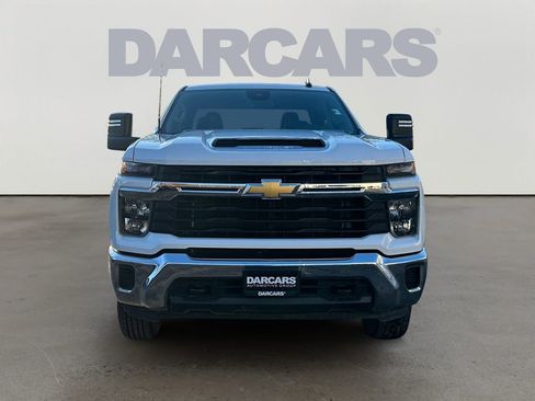 Used 2024 Chevrolet Silverado 2500 LT image 2