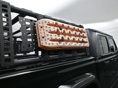 Used 2020 Jeep Gladiator Overland image 21