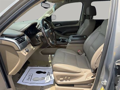 Used 2018 Chevrolet Tahoe LT w/ Luxury Package RWD image 22
