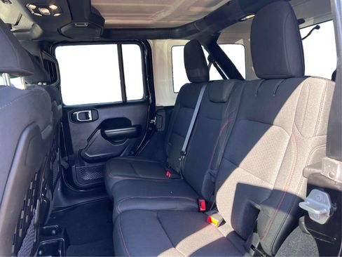 Used 2021 Jeep Wrangler Unlimited Rubicon image 12