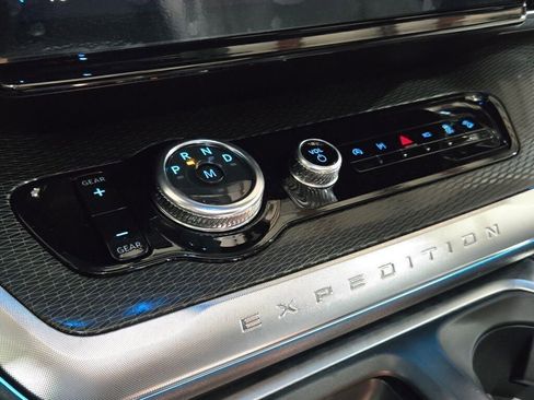 New 2025 Ford Expedition Platinum w/ Stealth Performance Package image 30