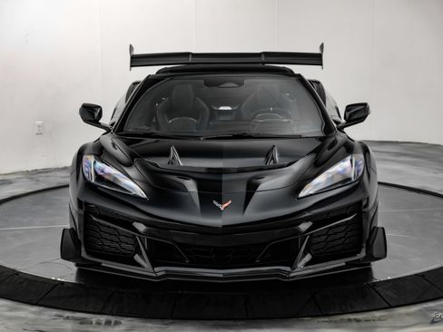 Used 2026 Chevrolet Corvette ZR1 w/ ZR1 Carbon Fiber Aero Package RWD image 39