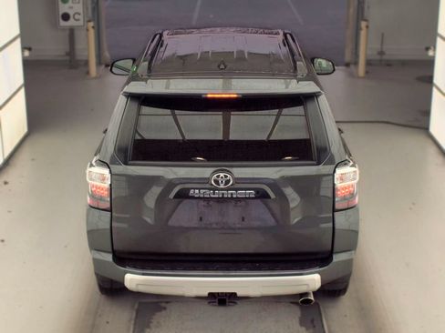 Used 2019 Toyota 4Runner TRD Off-Road Premium AWD/4WD image 9