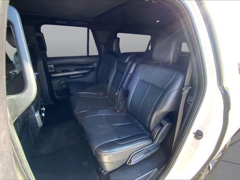 Used 2018 Ford Expedition Max XLT w/ Equipment Group 202A AWD/4WD image 21