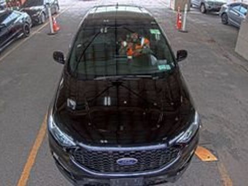 Used 2022 Ford Edge ST-Line image 2