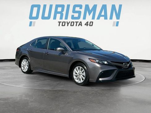 Used 2024 Toyota Camry SE FWD image 1