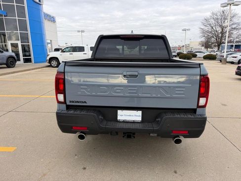 New 2026 Honda Ridgeline Black Edition image 3
