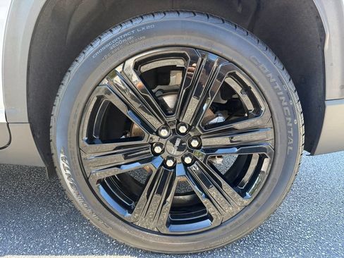 Used 2024 GMC Acadia Elevation w/ Black Edition AWD/4WD image 16