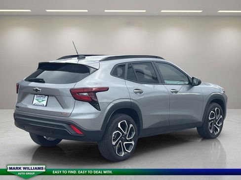 Used 2024 Chevrolet Trax RS image 7