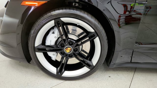 Used 2024 Porsche Taycan 4S w/ Premium Package AWD/4WD image 87