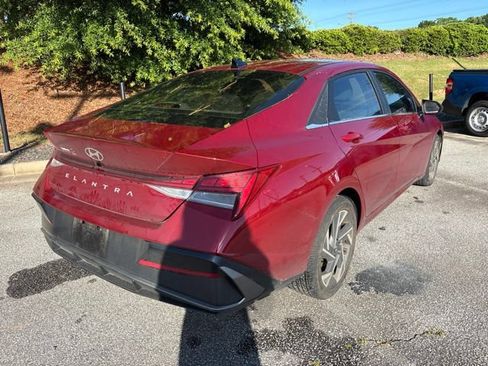 Used 2024 Hyundai Elantra SEL w/ Convenience Package FWD image 4