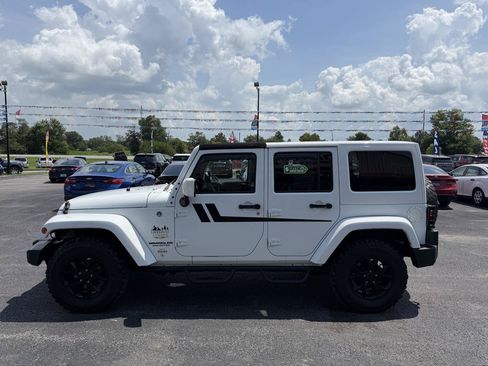 Used 2015 Jeep Wrangler Unlimited Sahara w/ Mopar Chrome Edition Group AWD/4WD image 8