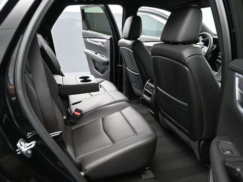 Certified 2025 Cadillac XT5 Luxury w/ LPO, Floor Liner Package AWD/4WD image 20
