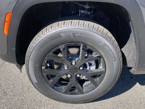 New 2025 Jeep Grand Cherokee Altitude image 16