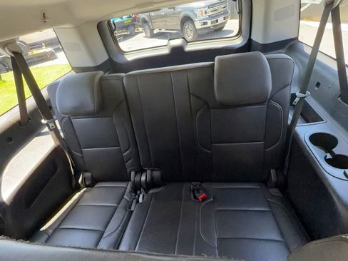 Used 2018 Chevrolet Suburban LT w/ LT Signature Package AWD/4WD image 31