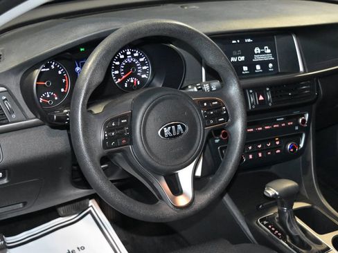 Used 2018 Kia Optima LX image 2