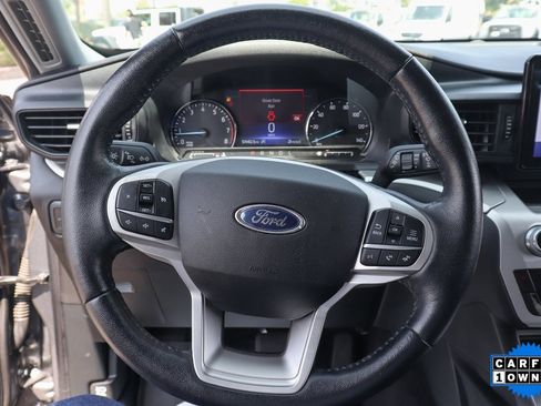 Used 2021 Ford Explorer XLT image 19