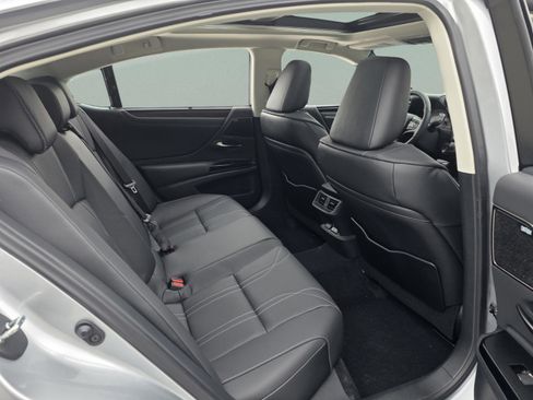 New 2025 Lexus ES 350 Ultra Luxury image 19