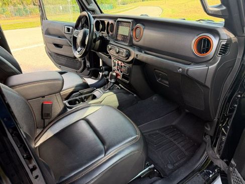Used 2023 Jeep Gladiator Mojave w/ Cold Weather Group AWD/4WD image 15