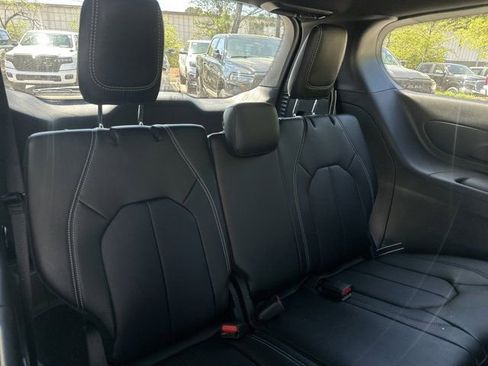 New 2026 Chrysler Pacifica Select image 17