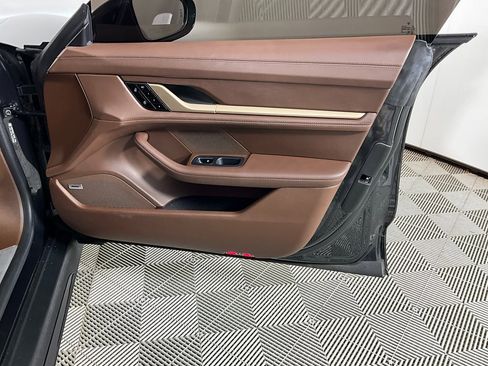 Used 2020 Porsche Taycan Turbo image 23