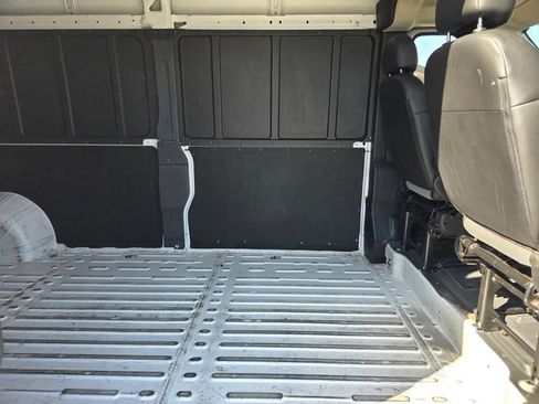 Used 2024 RAM ProMaster 2500 w/ Convenience Group FWD image 13