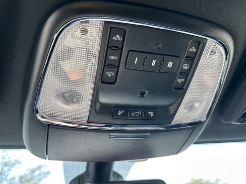 Used 2019 Jeep Grand Cherokee Limited w/ Luxury Group II image 35