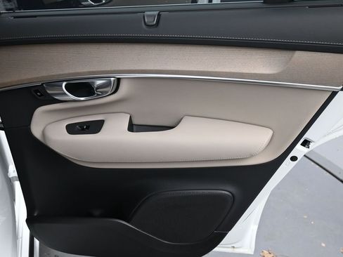 New 2026 Volvo XC90 B6 Ultra image 16