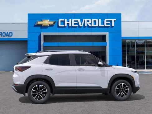 New 2026 Chevrolet TrailBlazer LT w/ LT Cold Weather Package AWD/4WD image 5