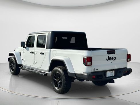 Used 2022 Jeep Gladiator Sport AWD/4WD image 7