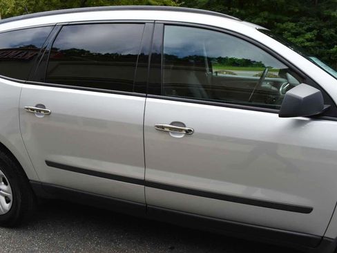 Used 2017 Chevrolet Traverse LS FWD image 66