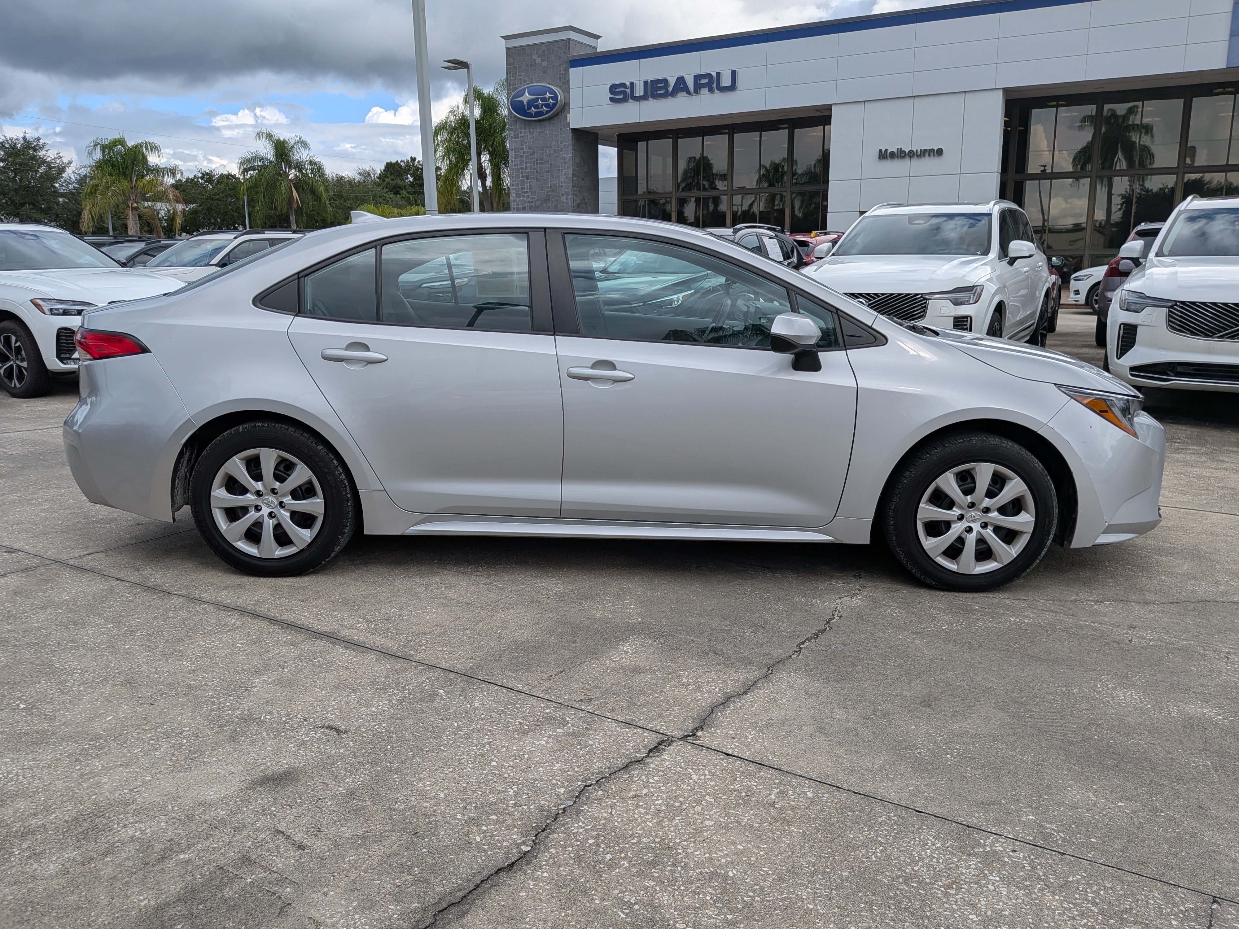 Used 2024 Toyota Corolla LE FWD image 3