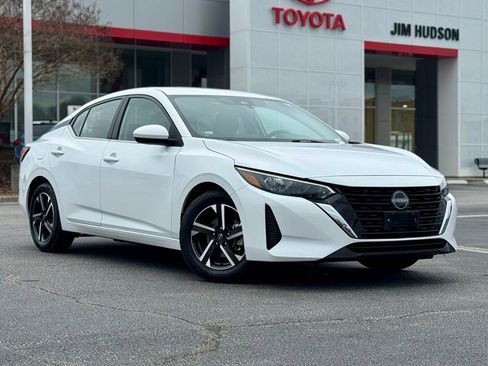 Used 2024 Nissan Sentra SV image 2