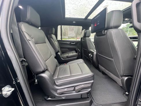 Used 2023 GMC Yukon XL Denali image 19