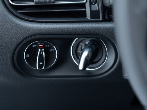 New 2026 Porsche Macan image 29