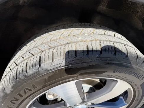 Used 2019 Chevrolet Traverse LT w/ LT Premium Package FWD image 19