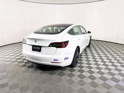 Used 2018 Tesla Model 3 Mid Range RWD image 9