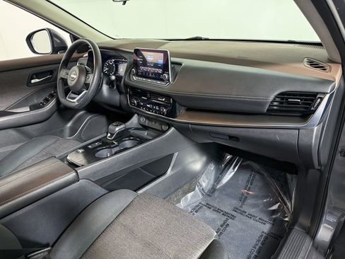 Certified 2023 Nissan Rogue SV image 14