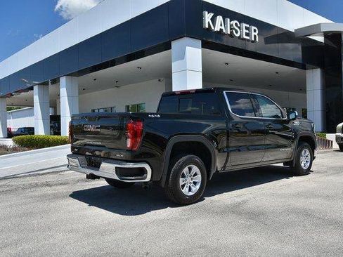 New 2025 GMC Sierra 1500 SLE w/ Preferred Package image 9