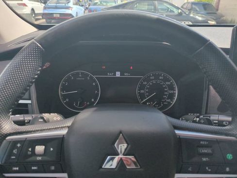 Used 2024 Mitsubishi Outlander SE Black Edition AWD/4WD image 36