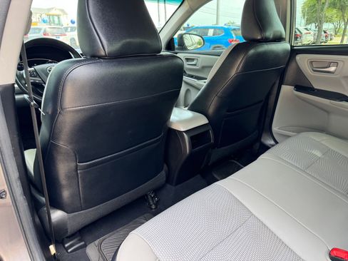Used 2017 Toyota Camry SE FWD image 17